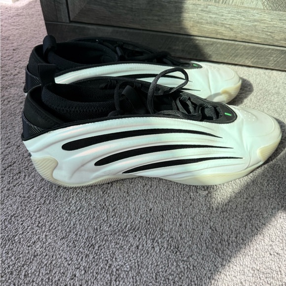 Adidas Harden Vol 9. Basketball Shoes (Sz 17)